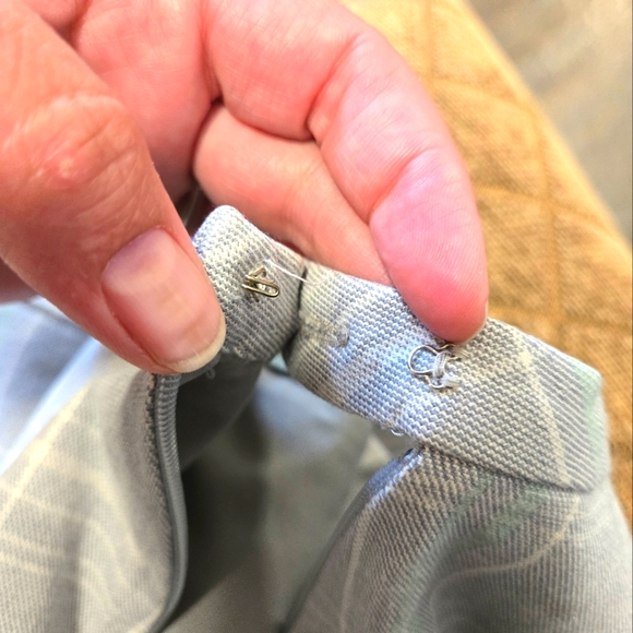 Banana Republic Plaid Mini Skirt In Size 6Tall - Picture 4 of 7